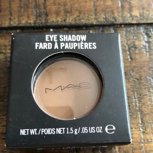 Mac eyeshadow cork
